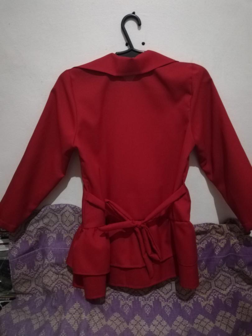 Girls Spy Costume (Category: Babies & Kids Fashion) located in Quezon City. Submitted by yen5779 (Listing ID 207426363, Image 2). Description: Worn by my daughter with black leggings + boots + black shades + red hat (add'l PHP 135.00) In very good condition. Length : 25" Chest : 16" Width : 14" (28" Circumference) #carou2019.