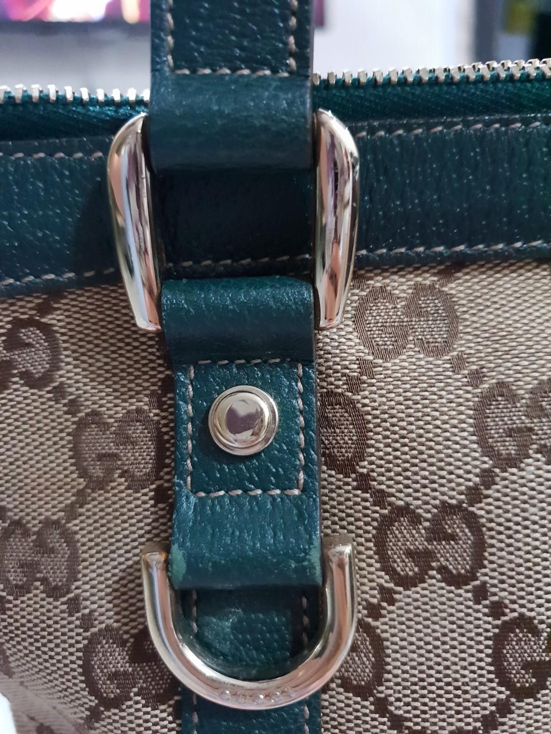 Gucci small bag (Category: Tote Bags) located in Singapore. Submitted by sanimals (Listing ID 207515708, Image 3). Description: Condition 6/10.