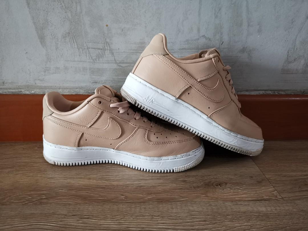 nike tan sneakers