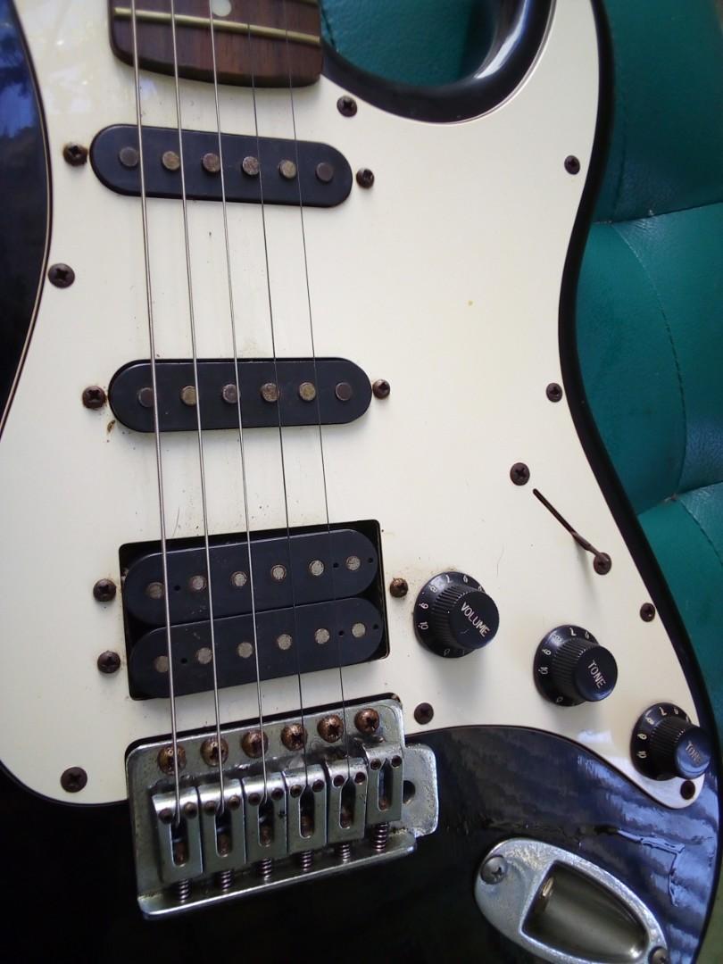 Vantage electric guitar made in Korea, Hobbies & Toys, Music & Media