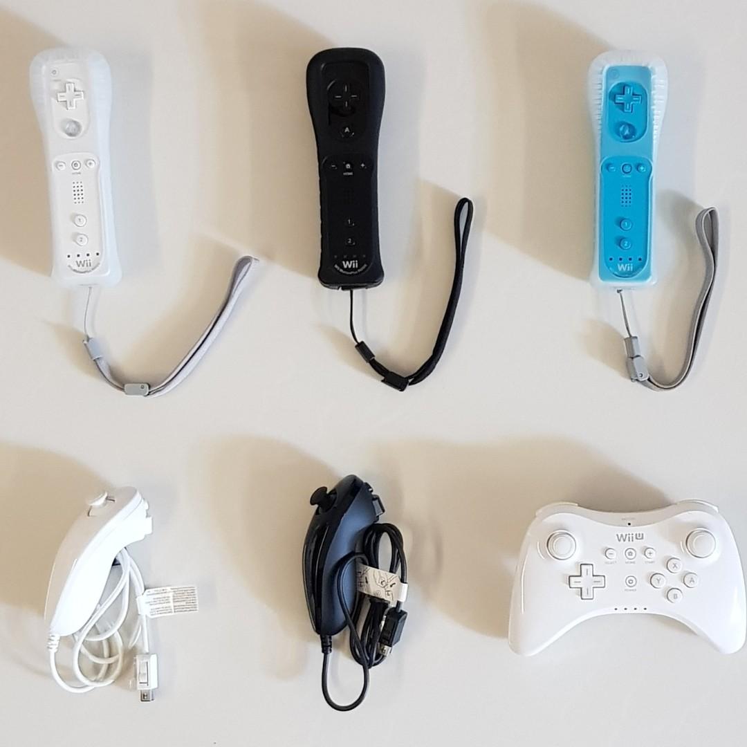 Wii U Console (Mario Kart 8 Deluxe Set)32GB with free controllers