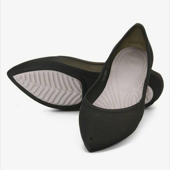 Authentic Crocs Women’s Rio Flats (Category: Flats & Sandals) located in Manila. Submitted by zcarmendei (Listing ID 207591492, Image 1). Description: Authentic Crocs Women’s Rio flats Size 7 US Rarely used Great Condition Bought for 4.9k, selling for only 2.5k PRICE IS STILL NEGOTIABLE! .