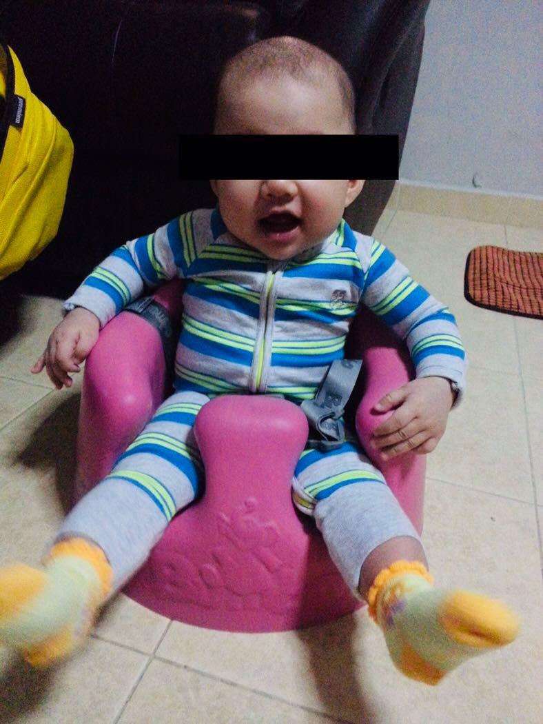 Bumbo chair, Babies & Kids, Bathing & Changing, Bathtub & Bath