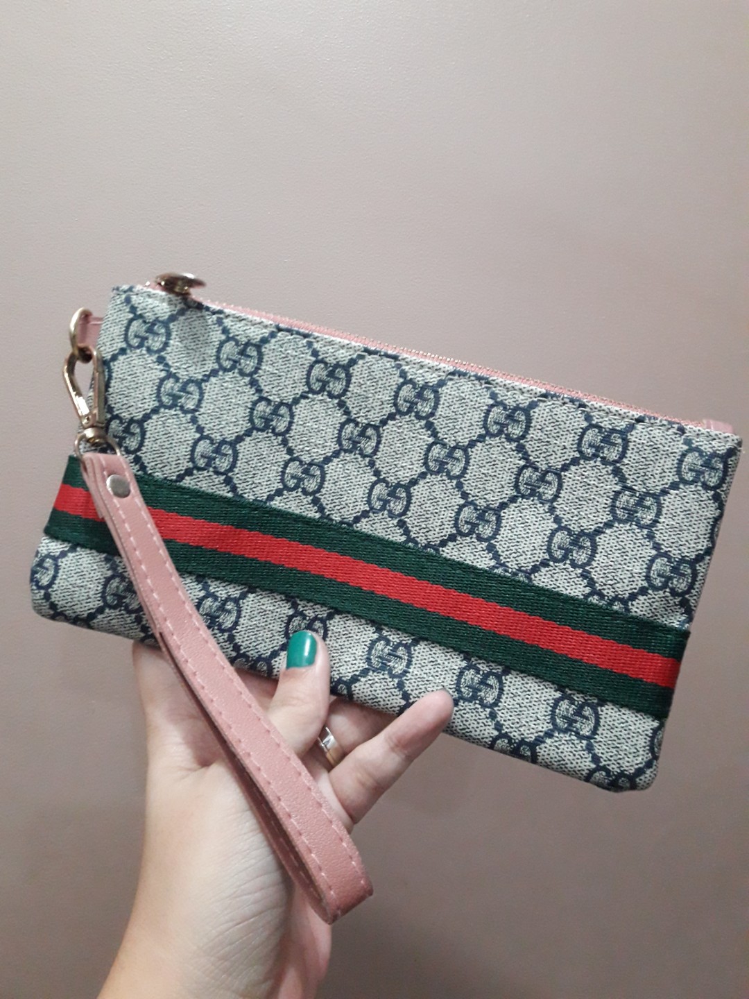Gucci cell phone bag store