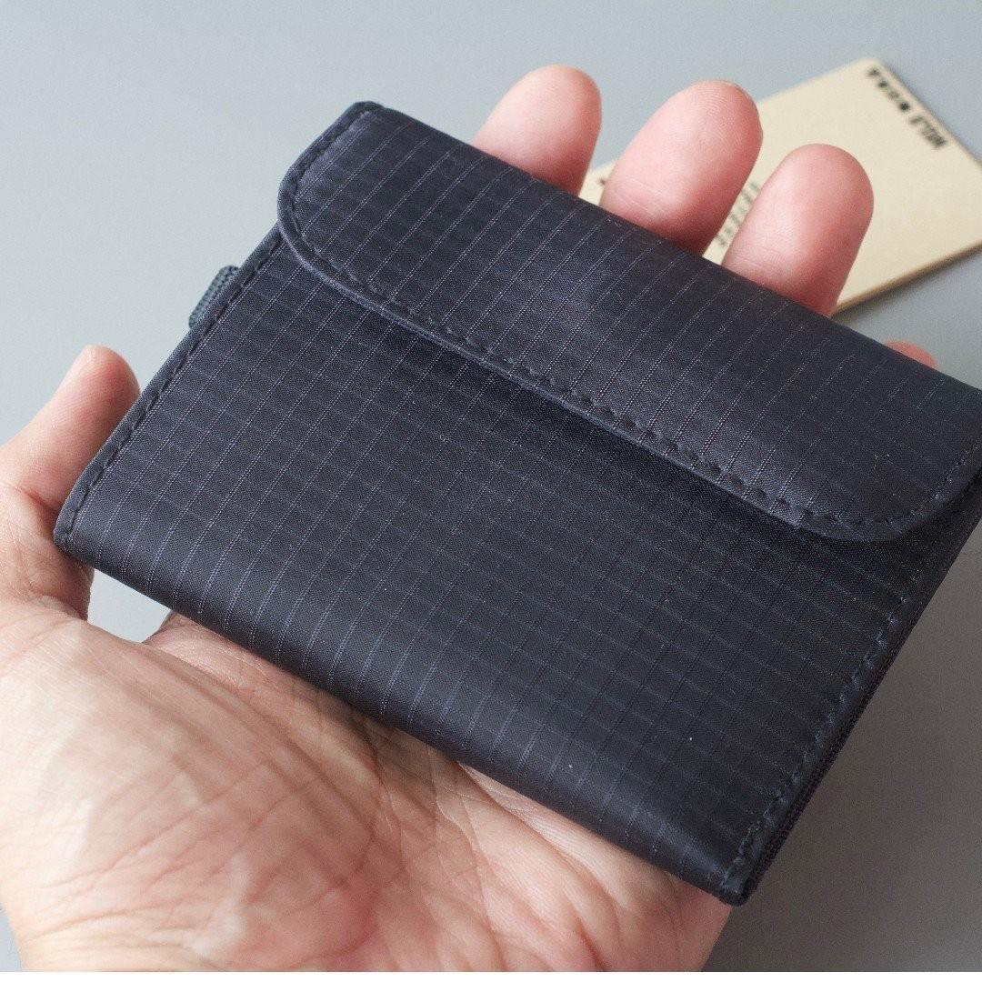 MUJI Dark Navy Trifold Travel Wallet, Men's Fashion, Watches