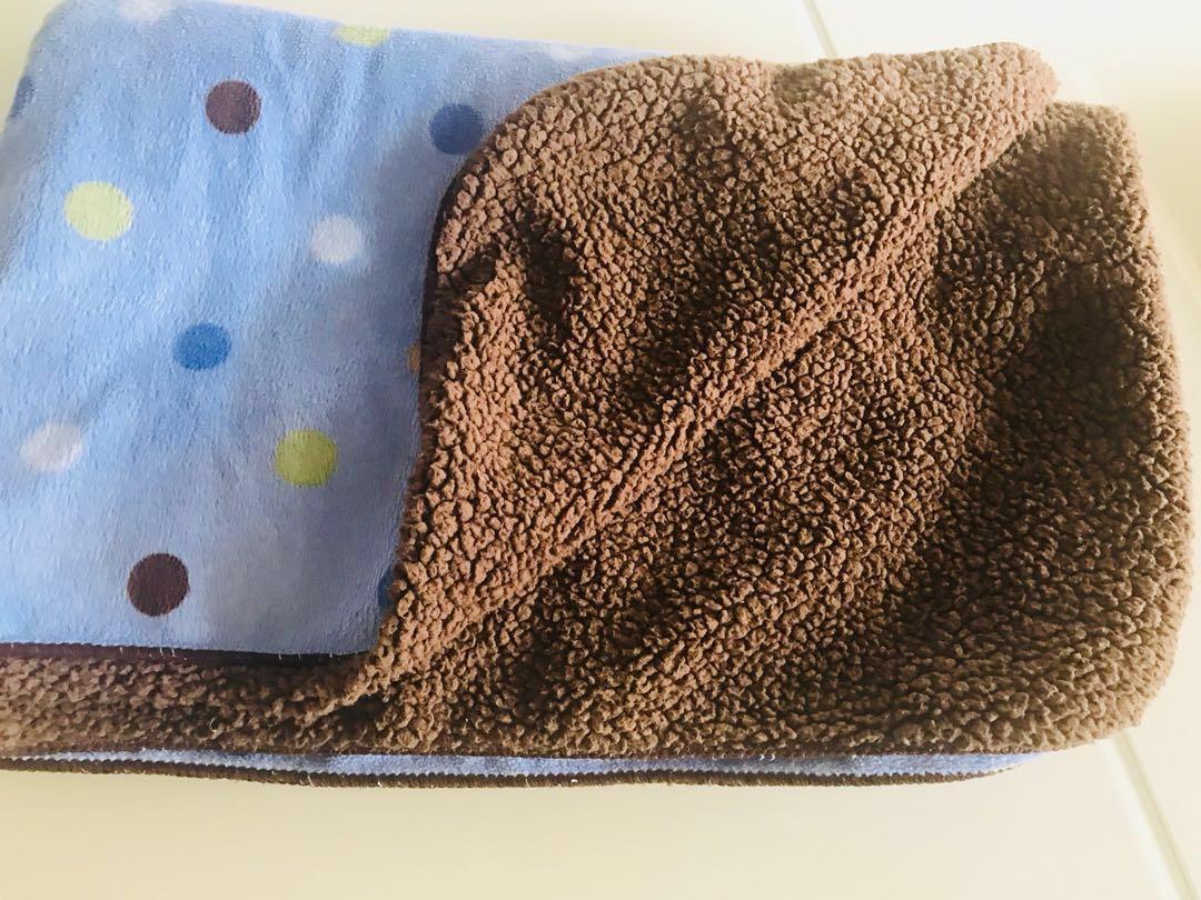 Newborn blankets (Category: Changing Mats & Accessories) located in Cavite. Submitted by chy_sells (Listing ID 193066478, Image 2). Description: .