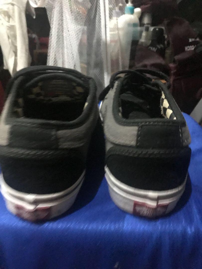 Original Vans shoes (Category: Sneakers) located in Taytay. Submitted by rdv1124 (Listing ID 184476385, Image 3). Description: Original Vans shoes Kids size UK 2.5 EUR 34.5 US youth 3.5 Used very seldom. Still in very good condition RFS - napagliitan na ng son ko Delivery cost must be shouldered by the buyer. .