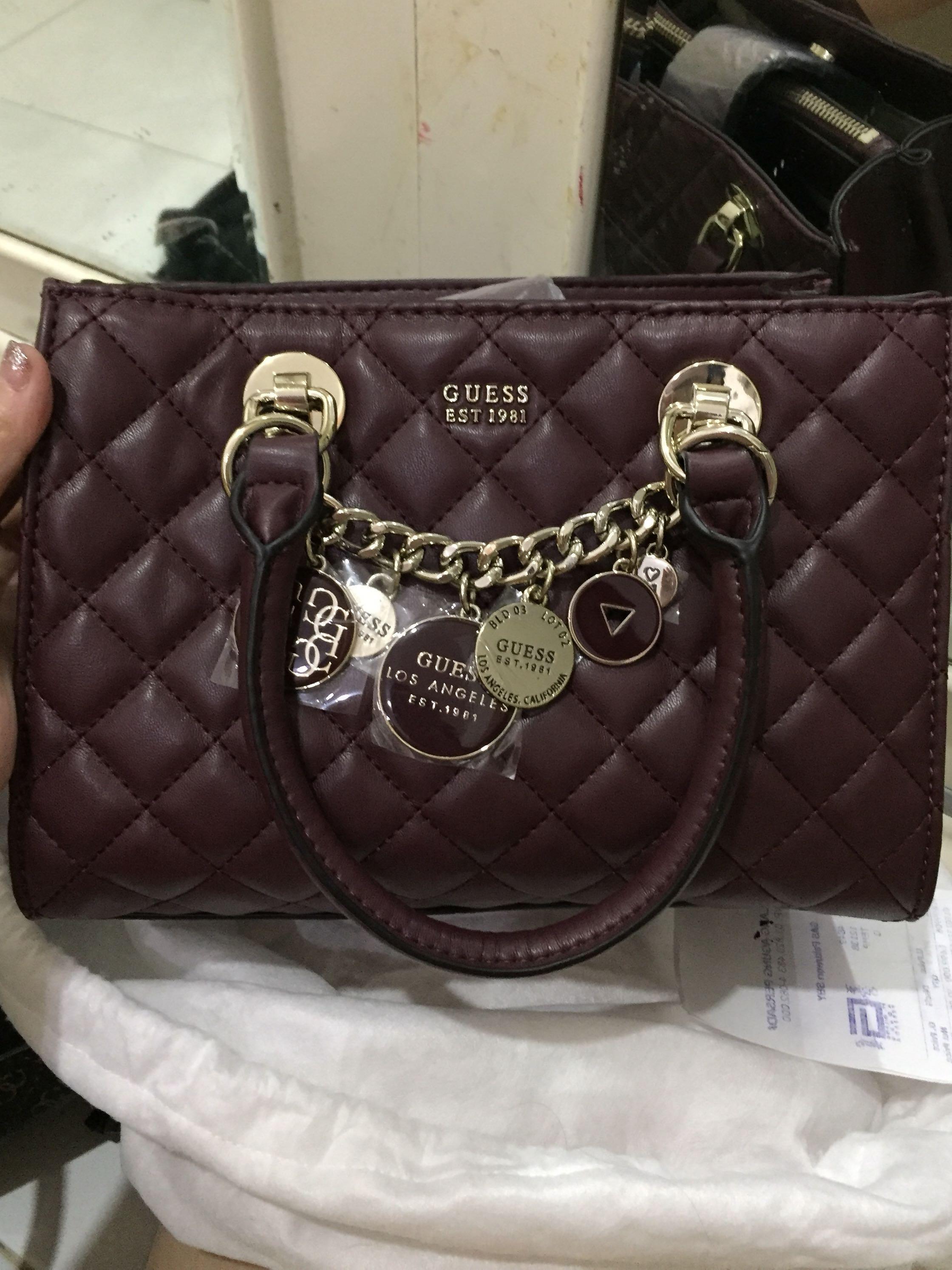 Tas guess cantik bangett New edition yaahhh inii bisa di liat