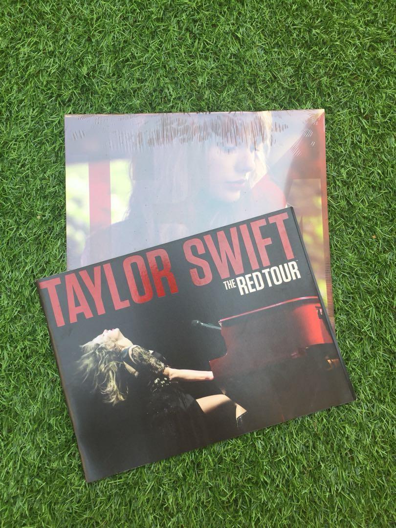 Taylor Swift Red Tour Booklet and Calendar 14, Hobbies & Toys, Music