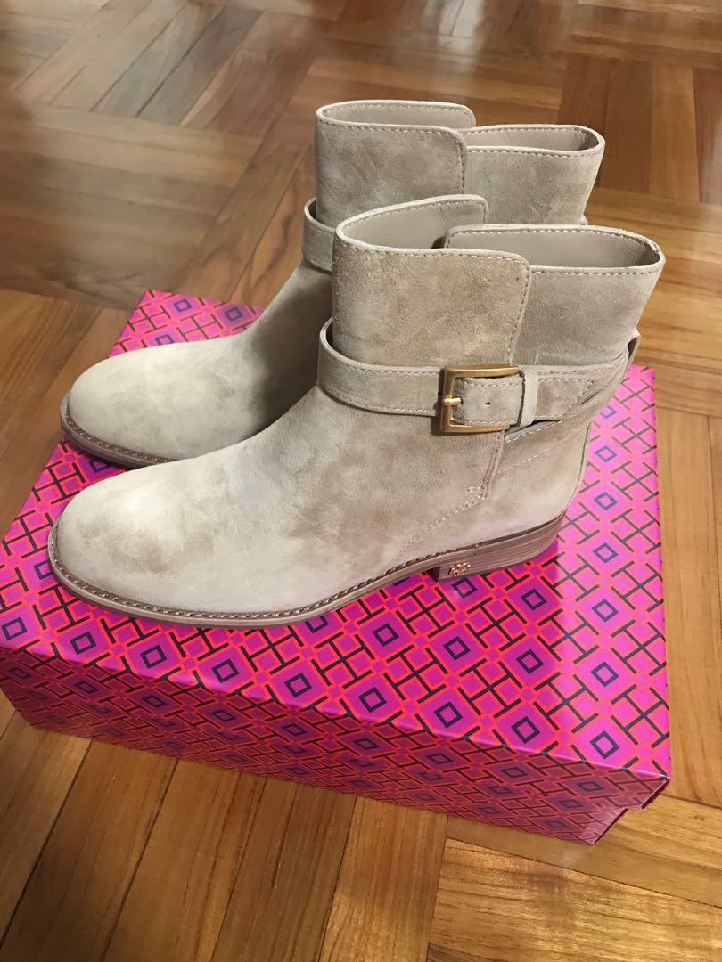 Tory Burch Brooke Ankle Boots - Size 7 -Sand Colored, 名牌, 飾物及配件- Carousell