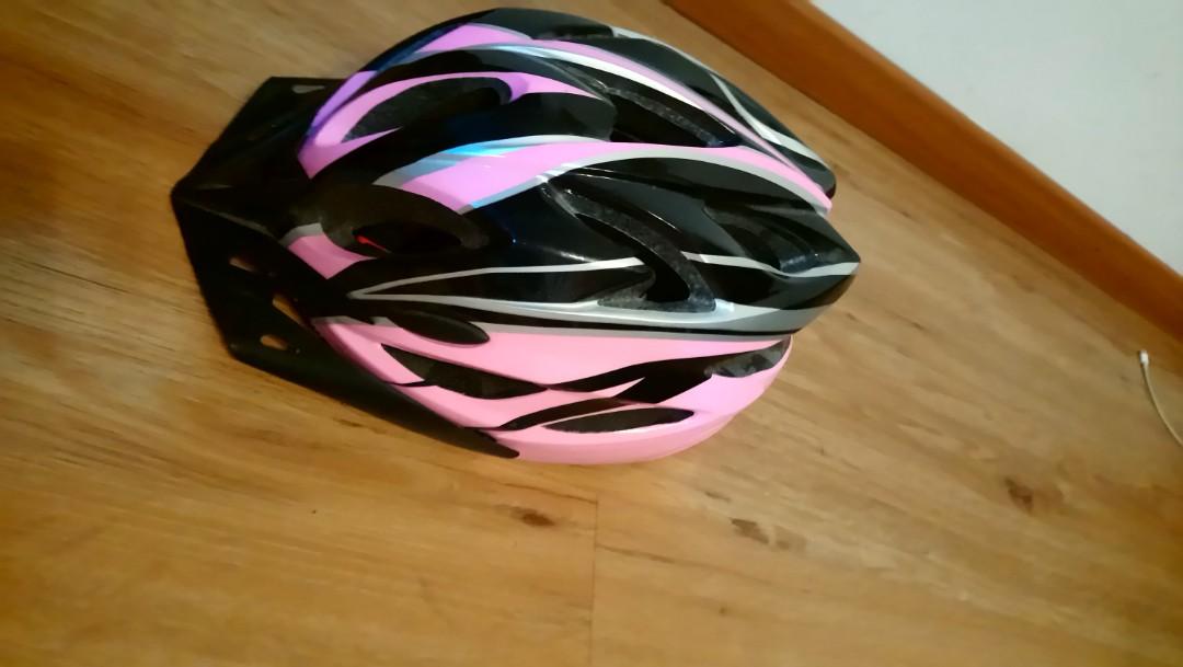 women's pink bicycle helmet