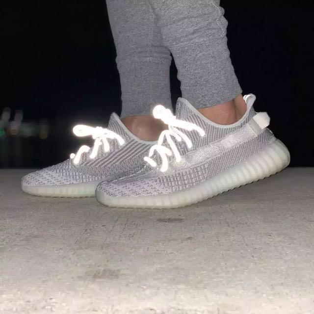 yeezy 350 v2 3m