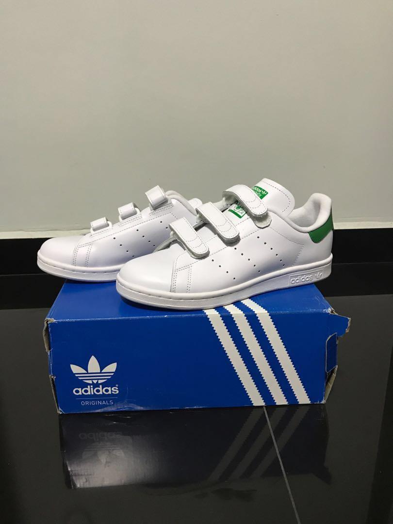 adidas originals stan smith velcro trainers in white and blue