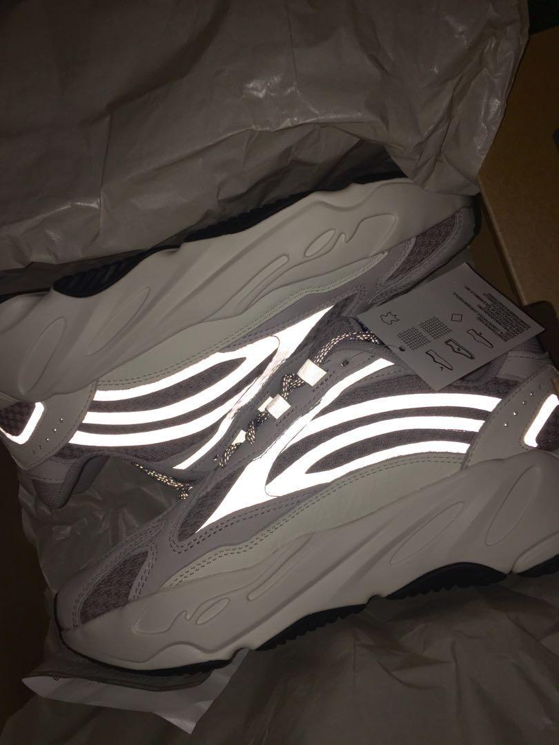 yeezy 700 static flash