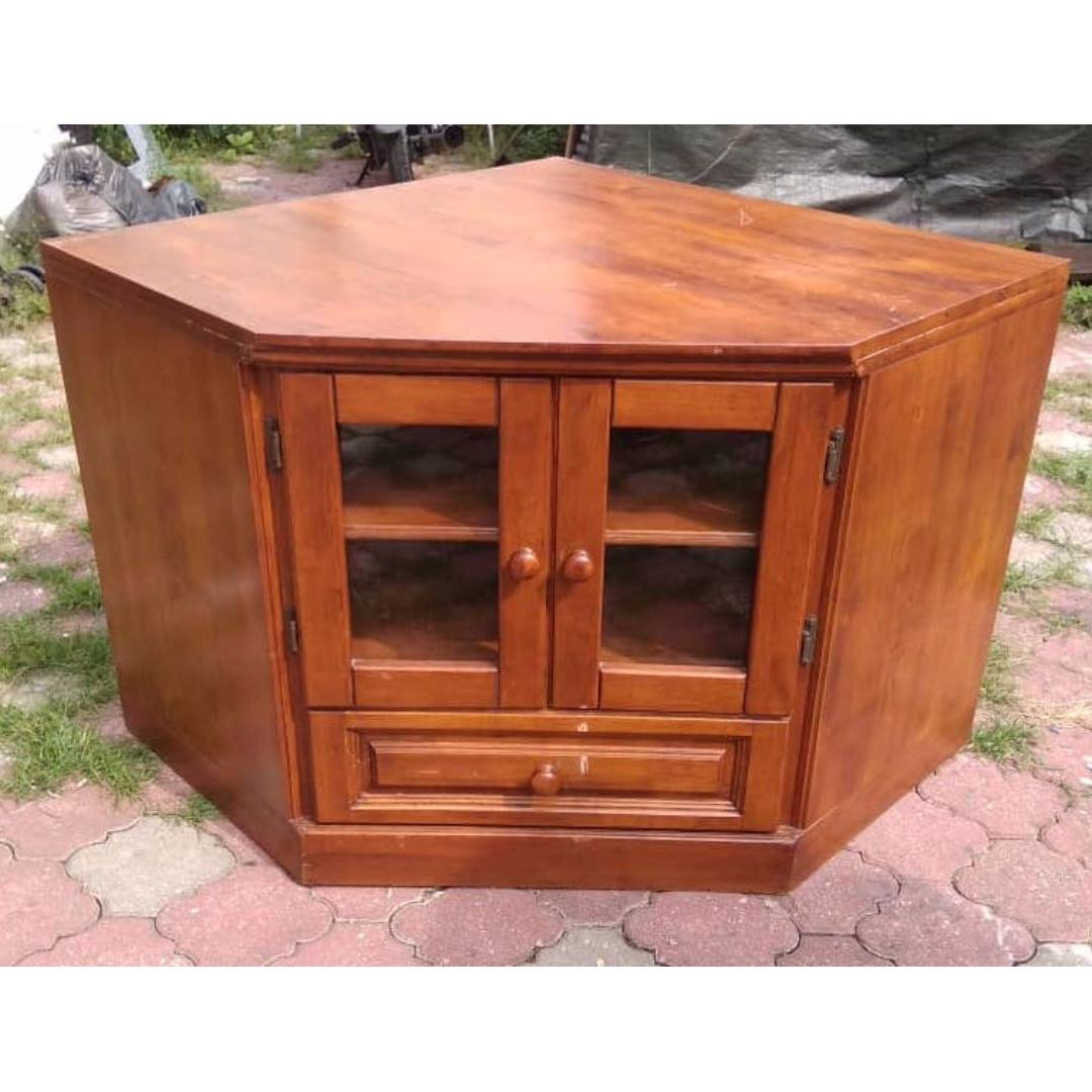 Wood corner shop almari