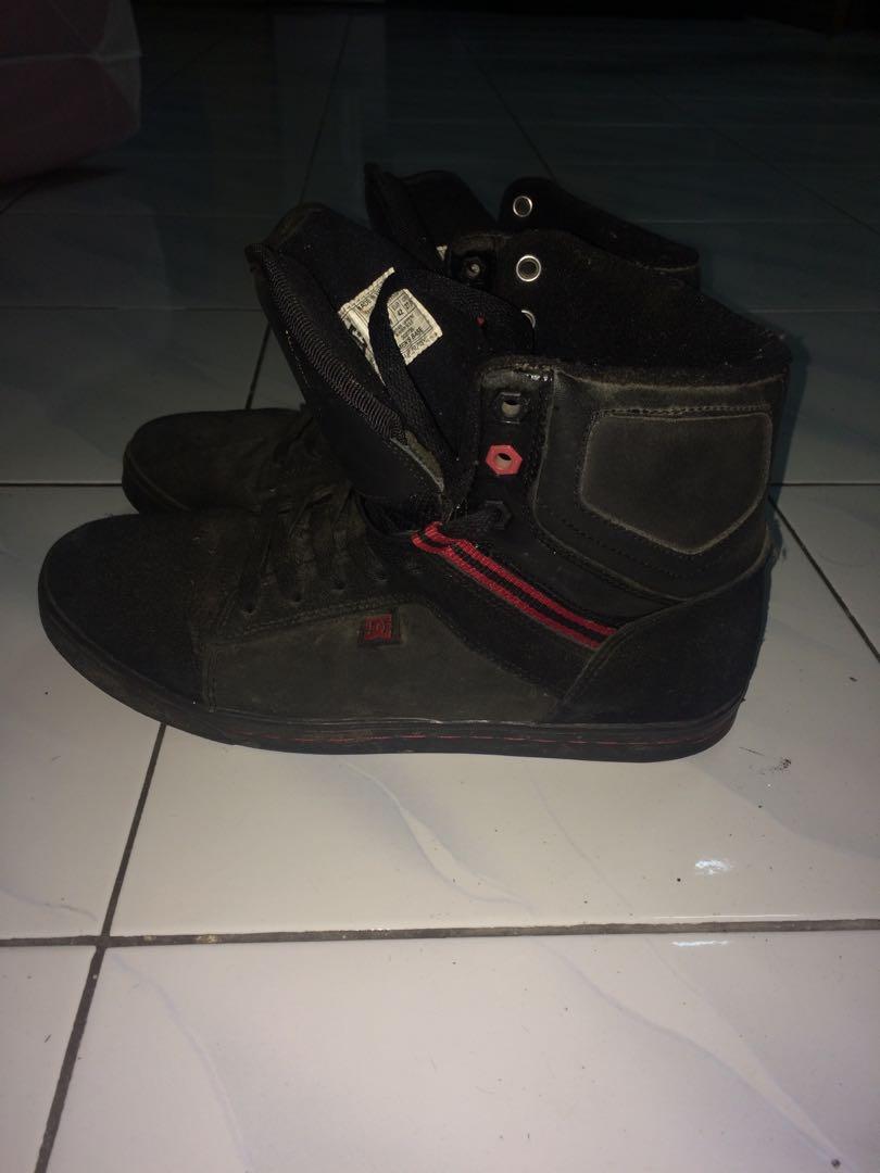 Dc Shoes Original Men S Fashion Men S Footwear Boots On Carousell