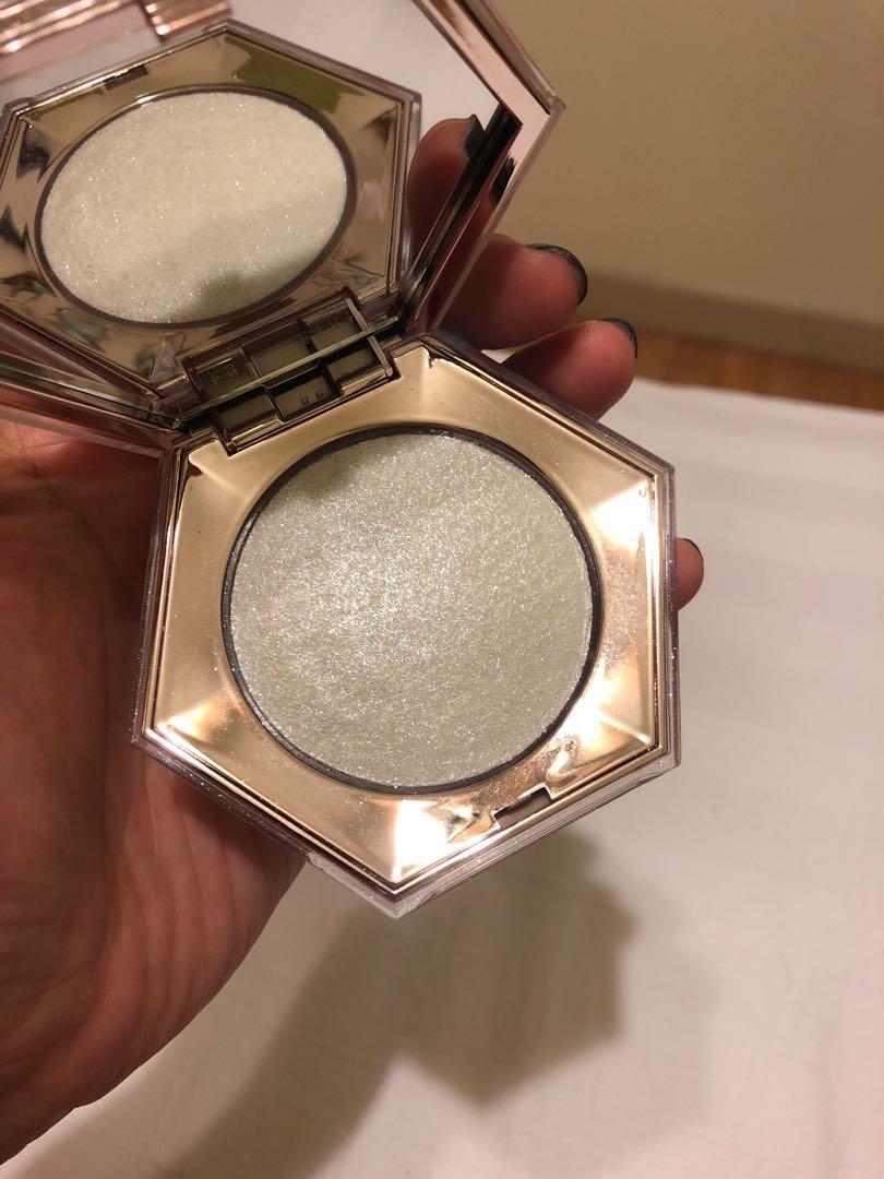 Fenty Beauty Diamond Bomb How Many Carats Beauty Personal Care Face Makeup On Carousell