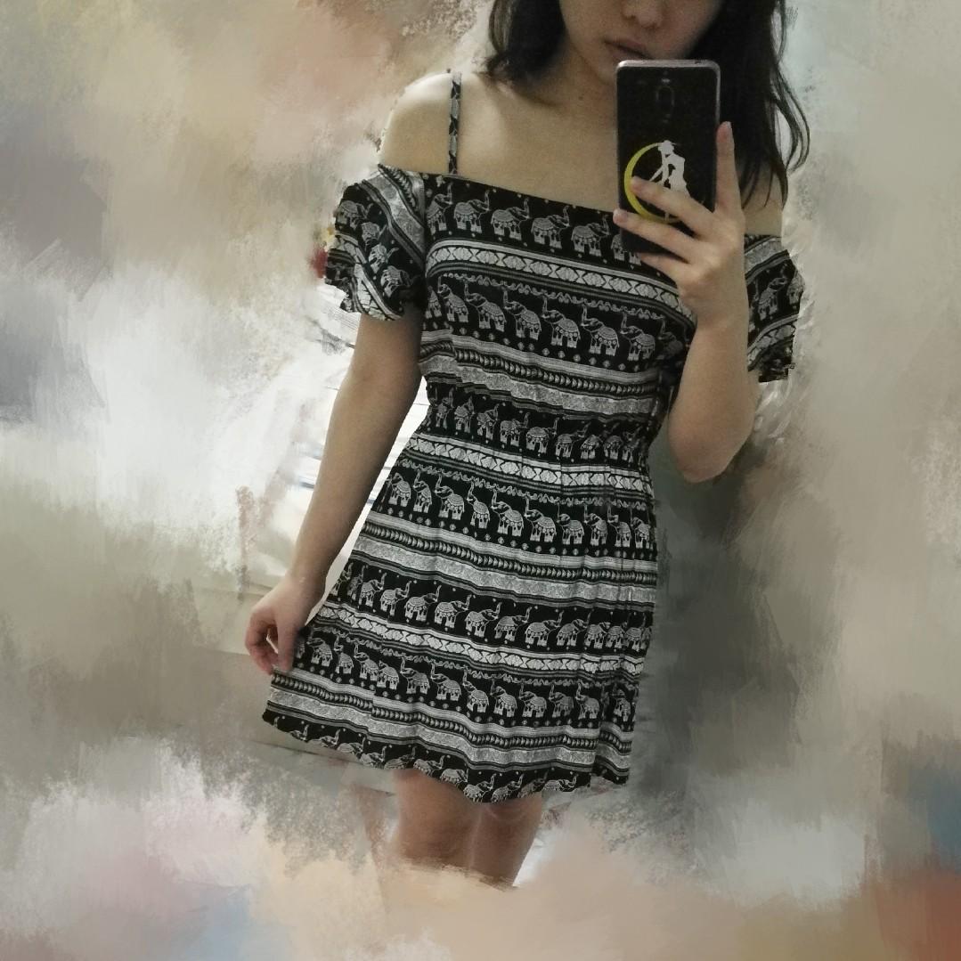 H M Coachella 2018 off shoulder printed dress Women s Fashion