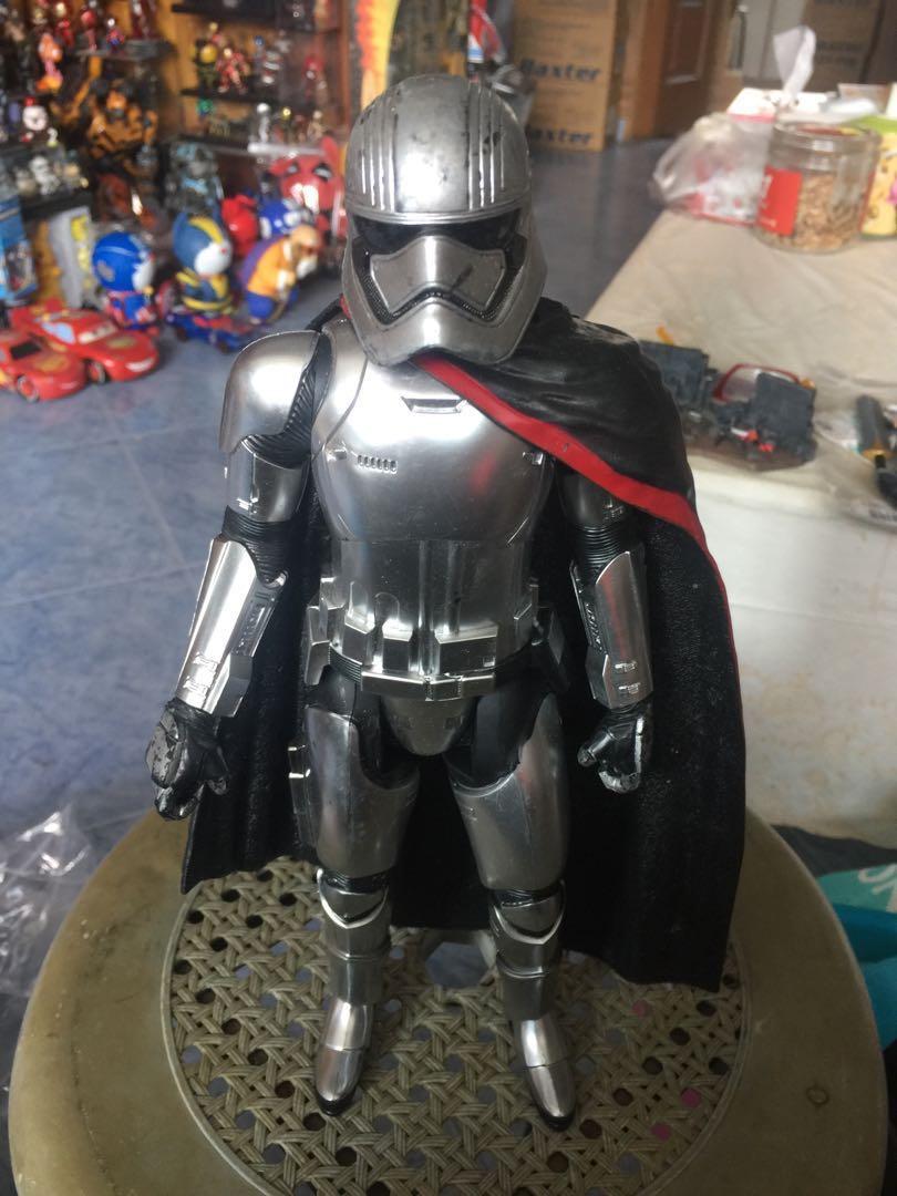 Loose Star Wars Captain Phasma With Plasma Gun Toys Games Bricks Figurines On Carousell - s captain phasma roblox