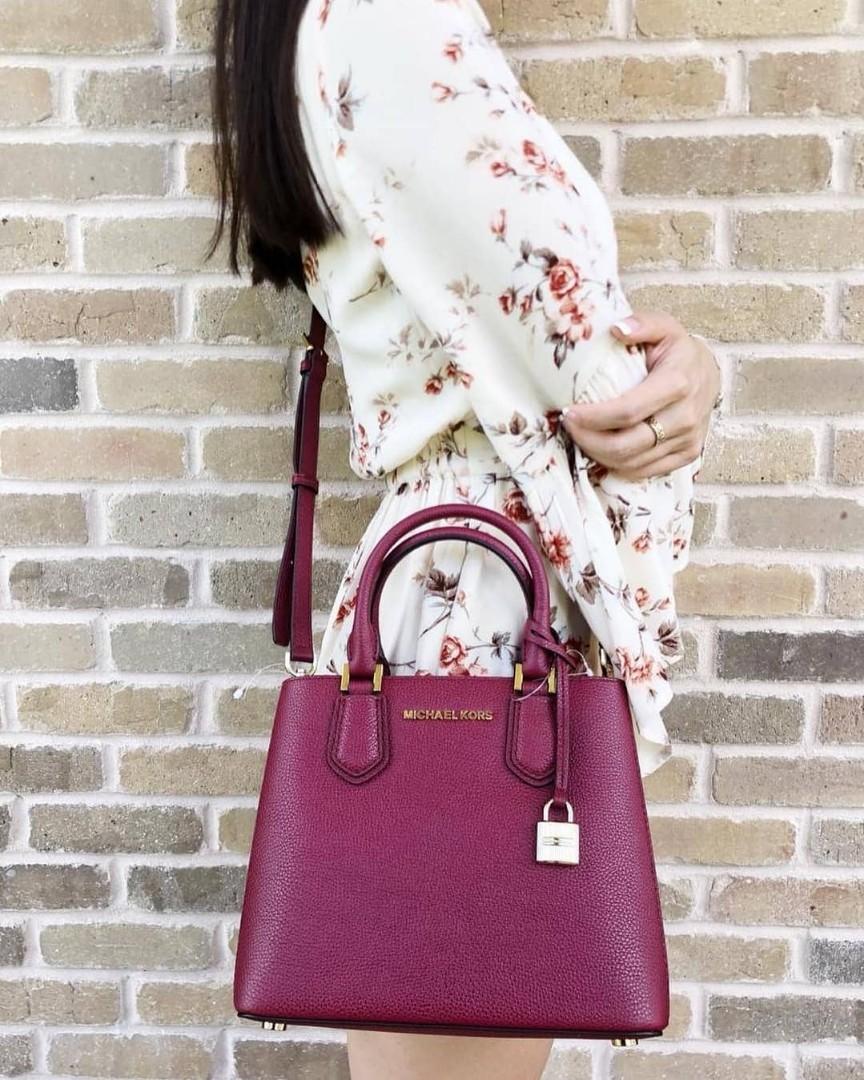 Michael kors store adele medium messenger