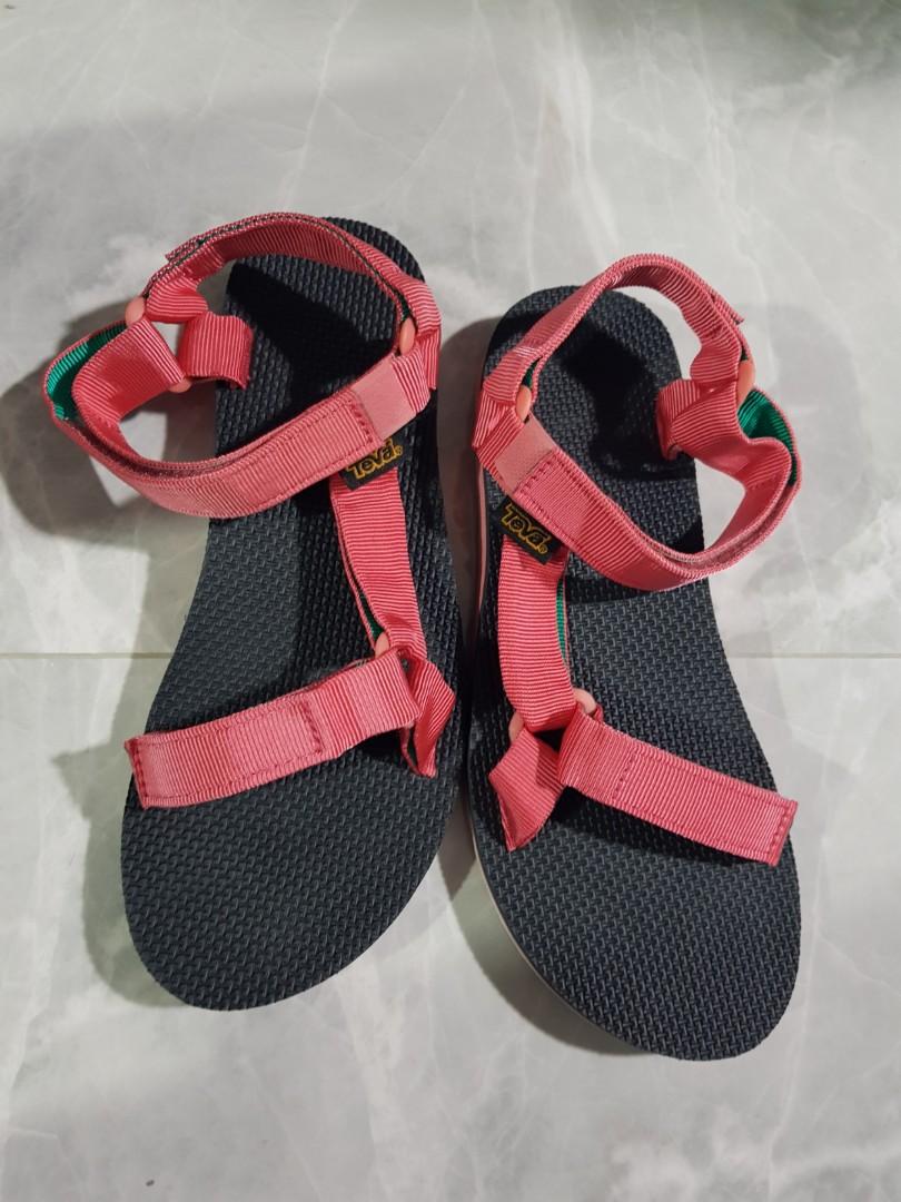 coral tevas