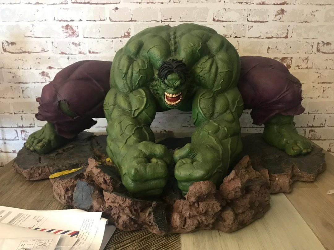 hulk sculpture