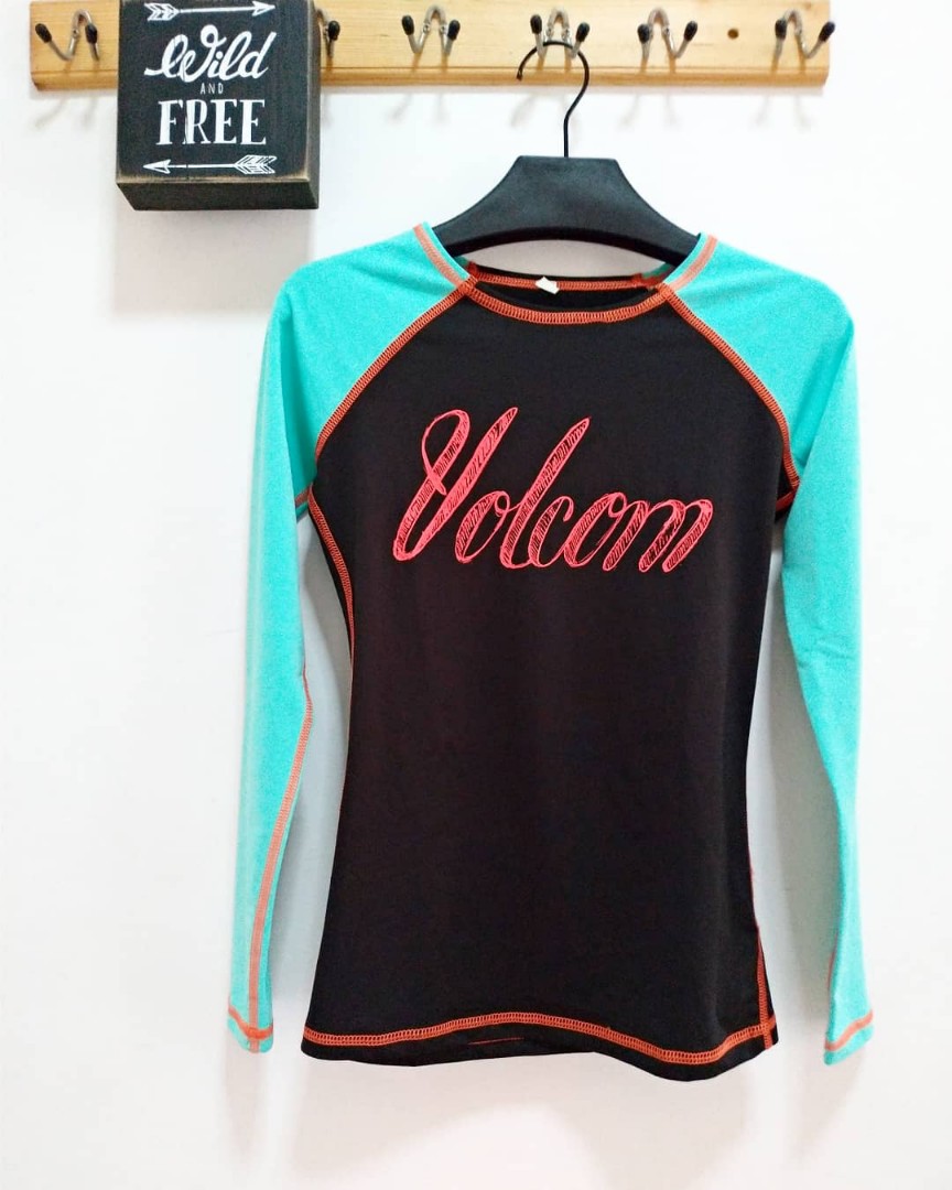rash guard, Women's Fashion, Swimwear, Rash guard on Carousell