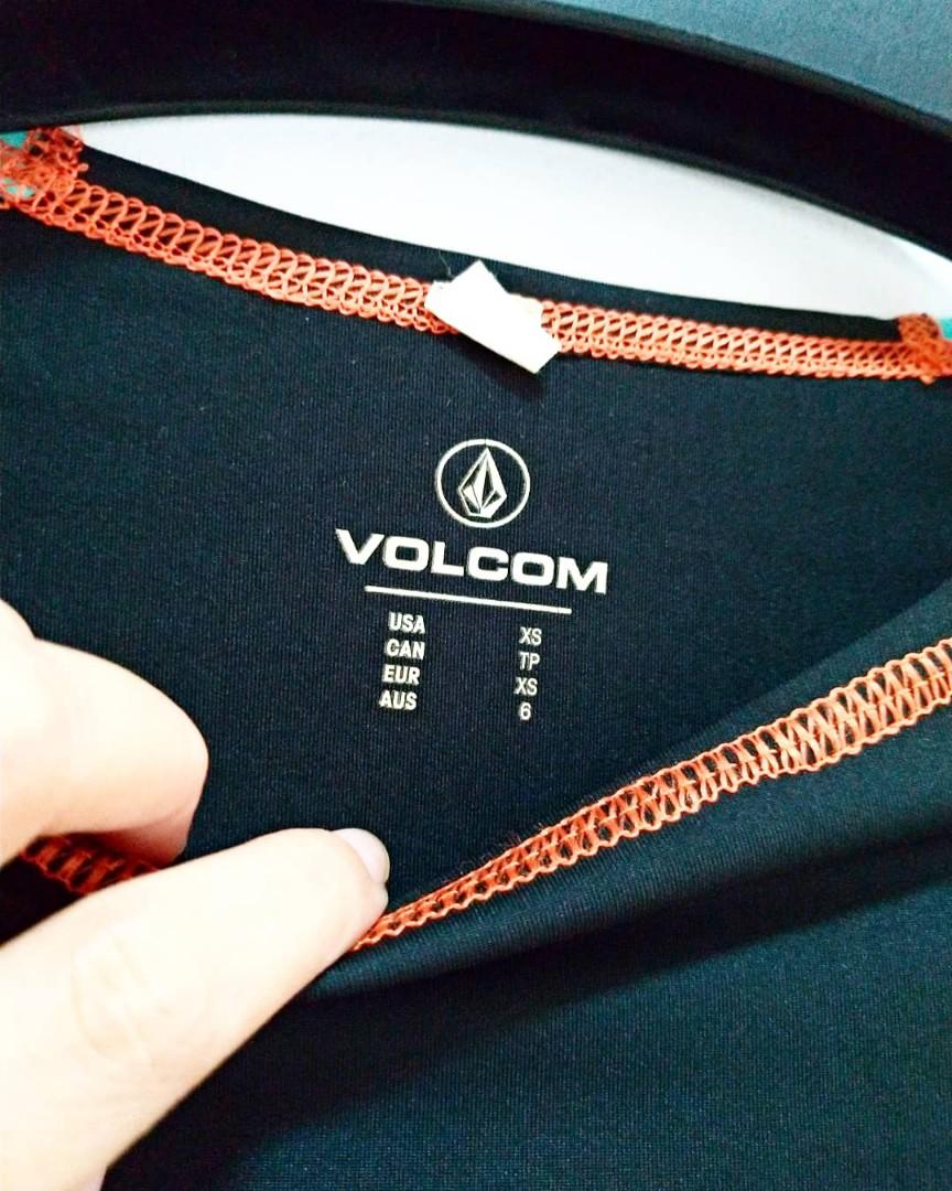 rash guard, Women's Fashion, Swimwear, Rash guard on Carousell