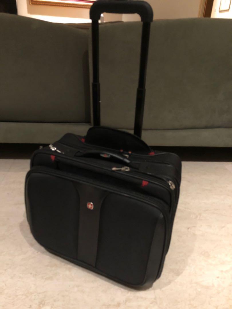 Wenger SwissGear Potomac 17" Laptop Bag Wheeled Roller Overnight