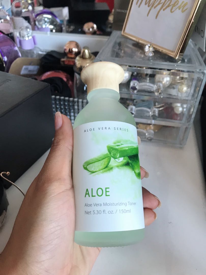 aloe vera moisturizing toner
