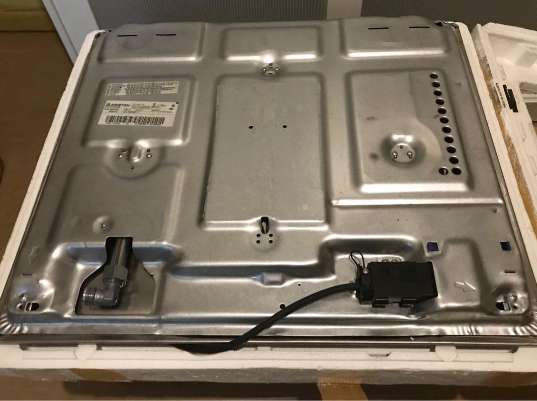 Ariston PH631 builtin cooktop, with 3 gas burner and 1 electric plate