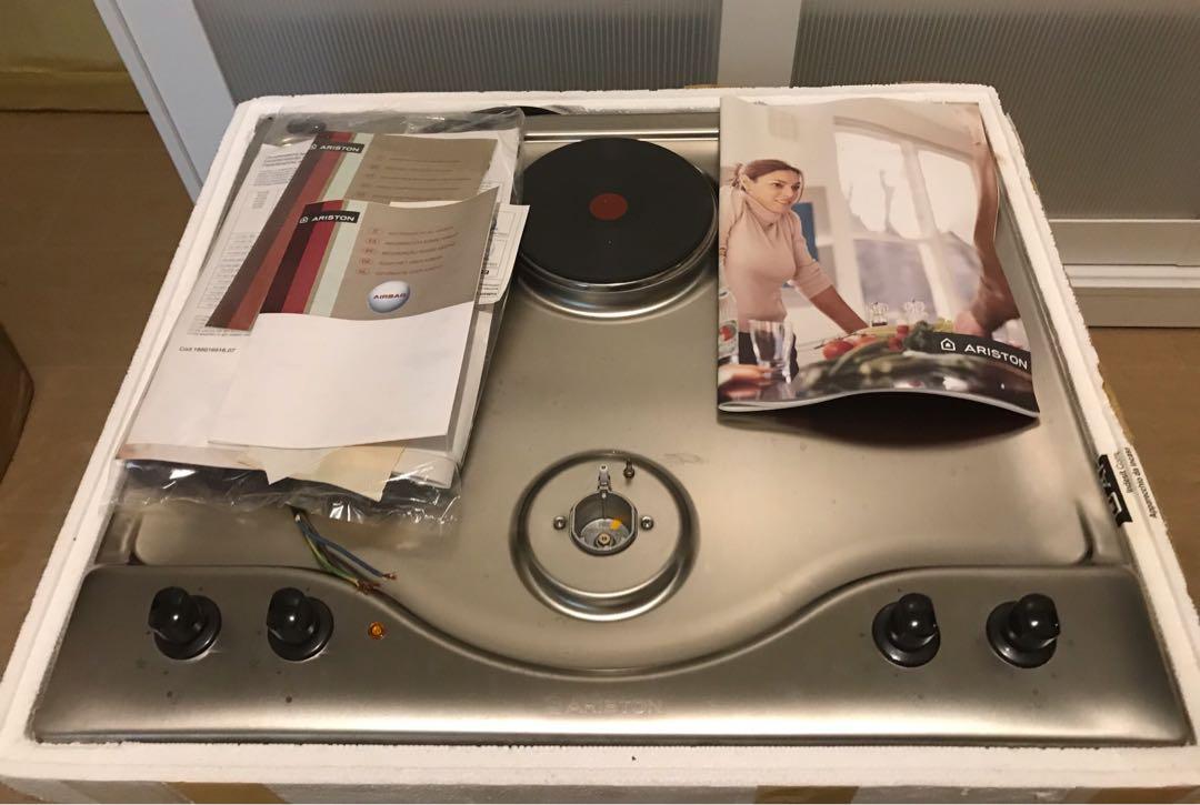 Ariston PH631 builtin cooktop, with 3 gas burner and 1 electric plate