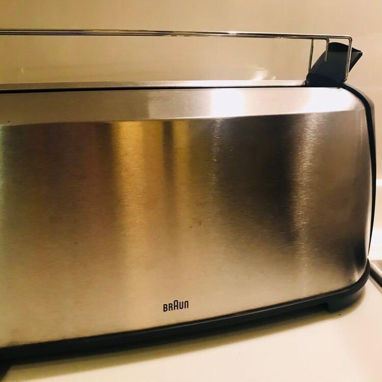 https://media.karousell.com/media/photos/products/2019/01/04/braun_4118ht600_sommelier_stainless_steel_toaster_1546608839_059bcdab_progressive.jpg