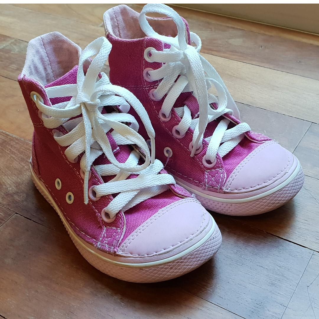size c9 crocs