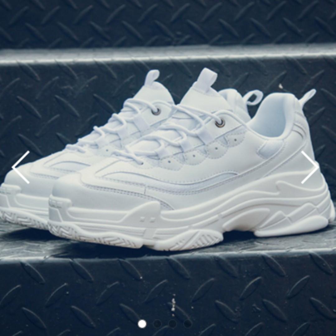 white dad tennis shoes