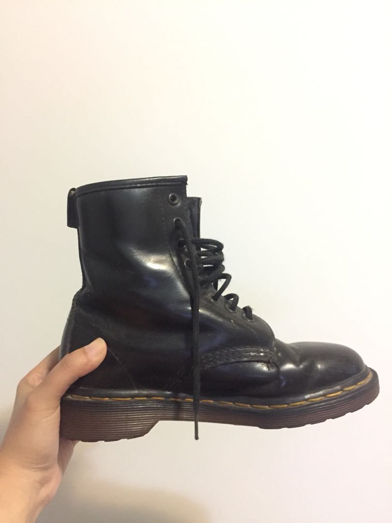 Dr martens 8 best sale hole made in england