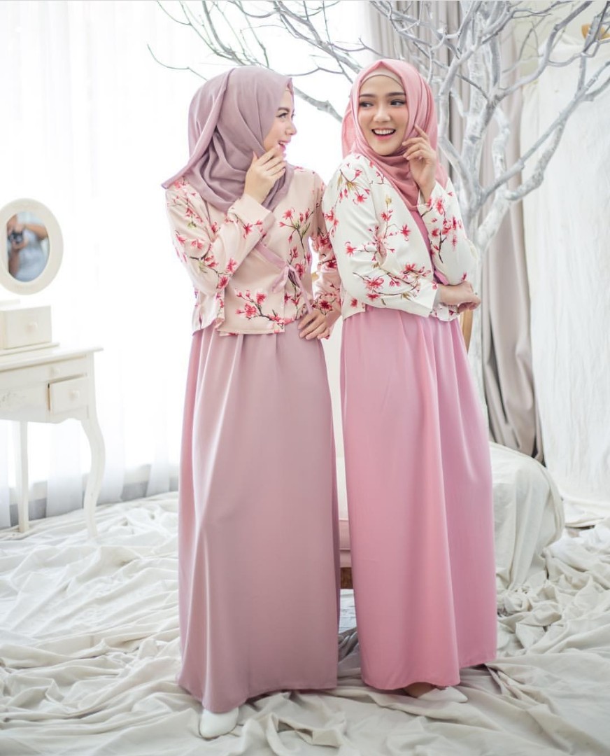 Hanbok Maxidress Sakura DressSofia Fesyen Wanita Pakaian Wanita Gaun Rok di Carousell