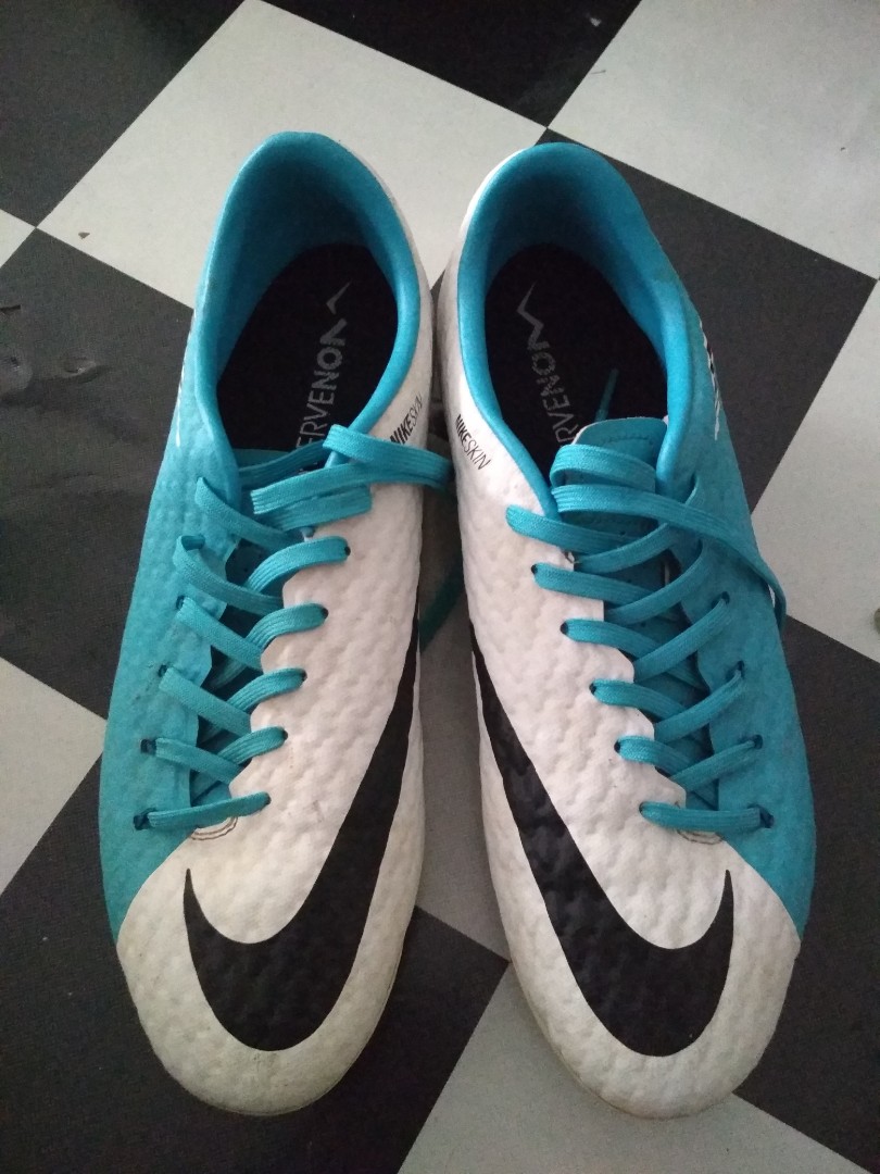Kasut bola discount nike hypervenom baru