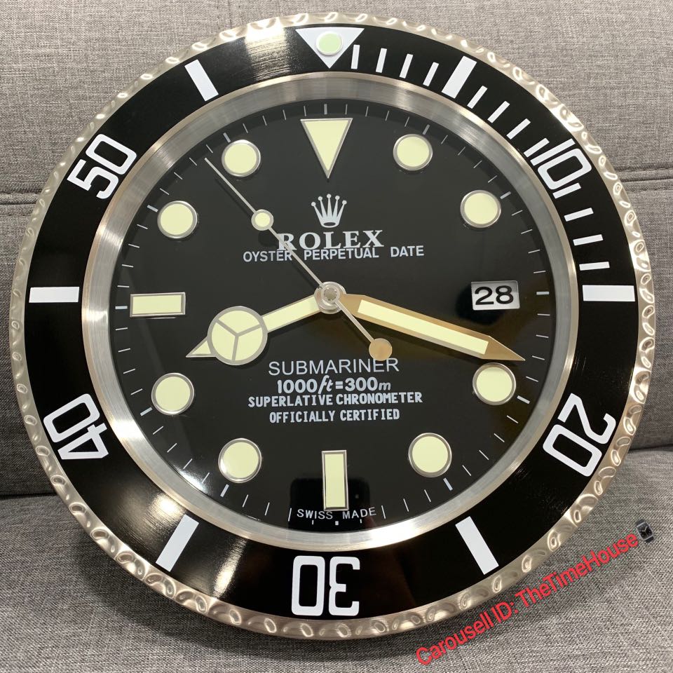 Submariner clock outlet