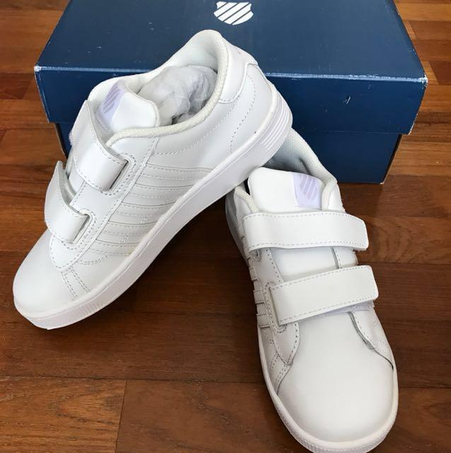 boys school shoes size 2.5