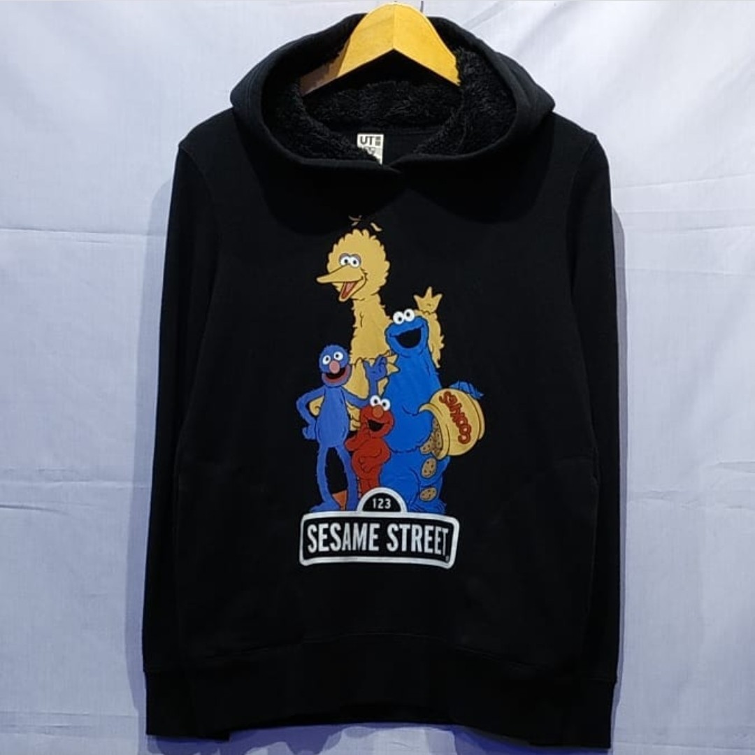 Uniqlo hoodie sesame street store