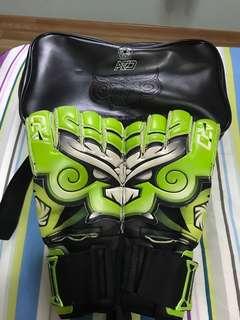 APD goalkeeper glove Varnorn