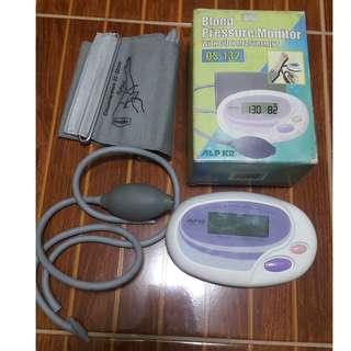 Blood pressure monitor