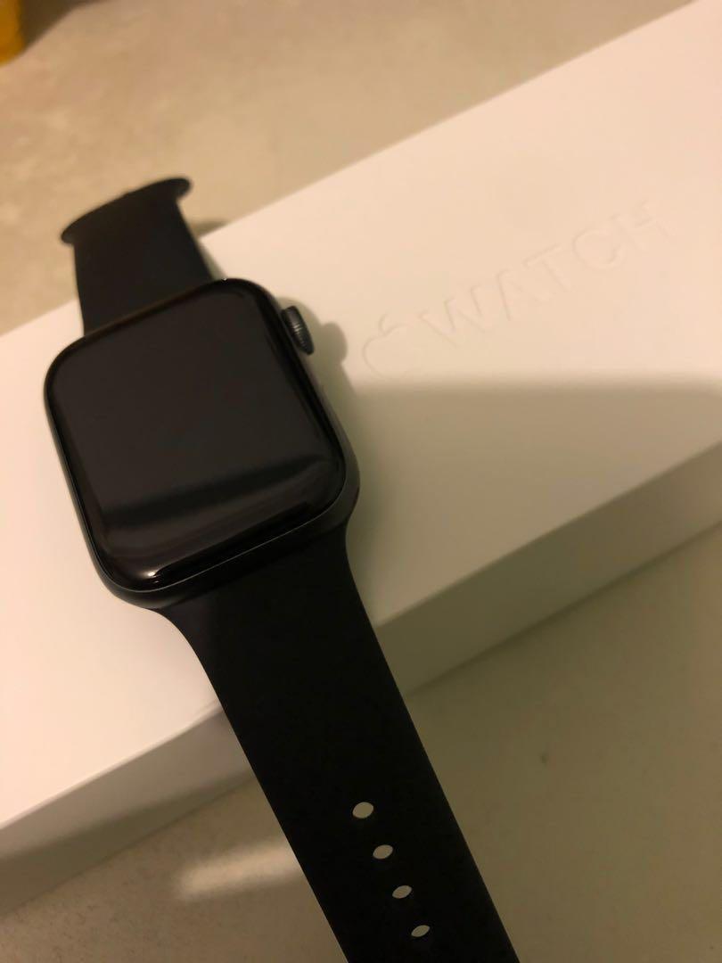 apple watch series 4 space grey aluminum