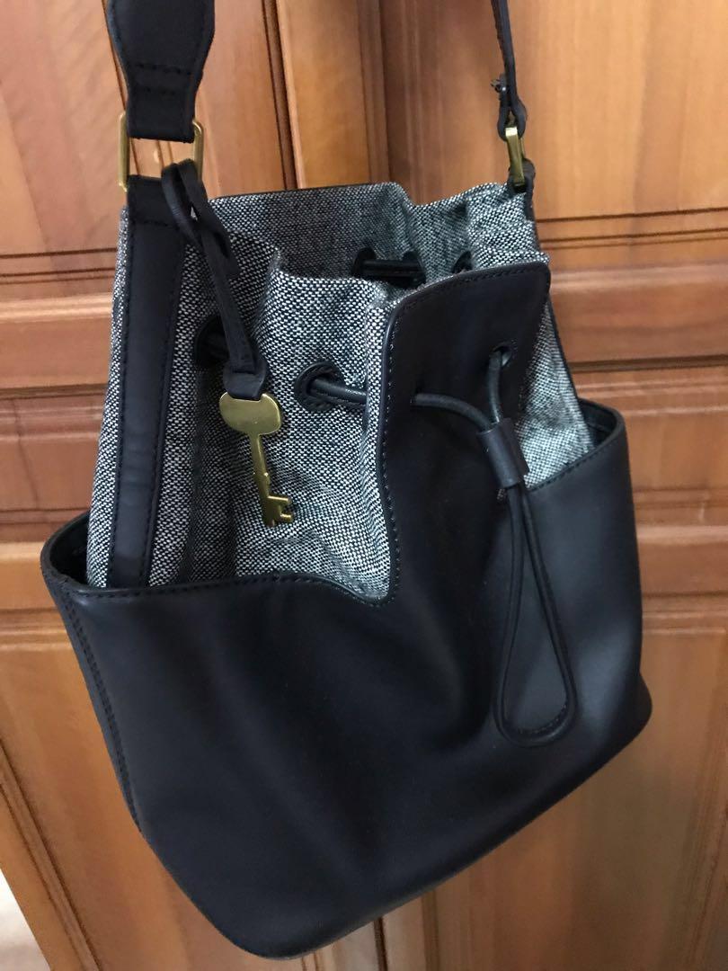 Fossil cooper bucket bag deals