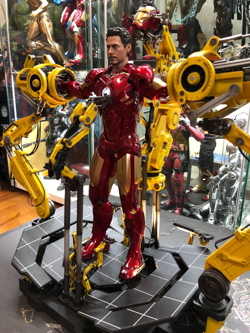 hot toys iron man suit up gantry