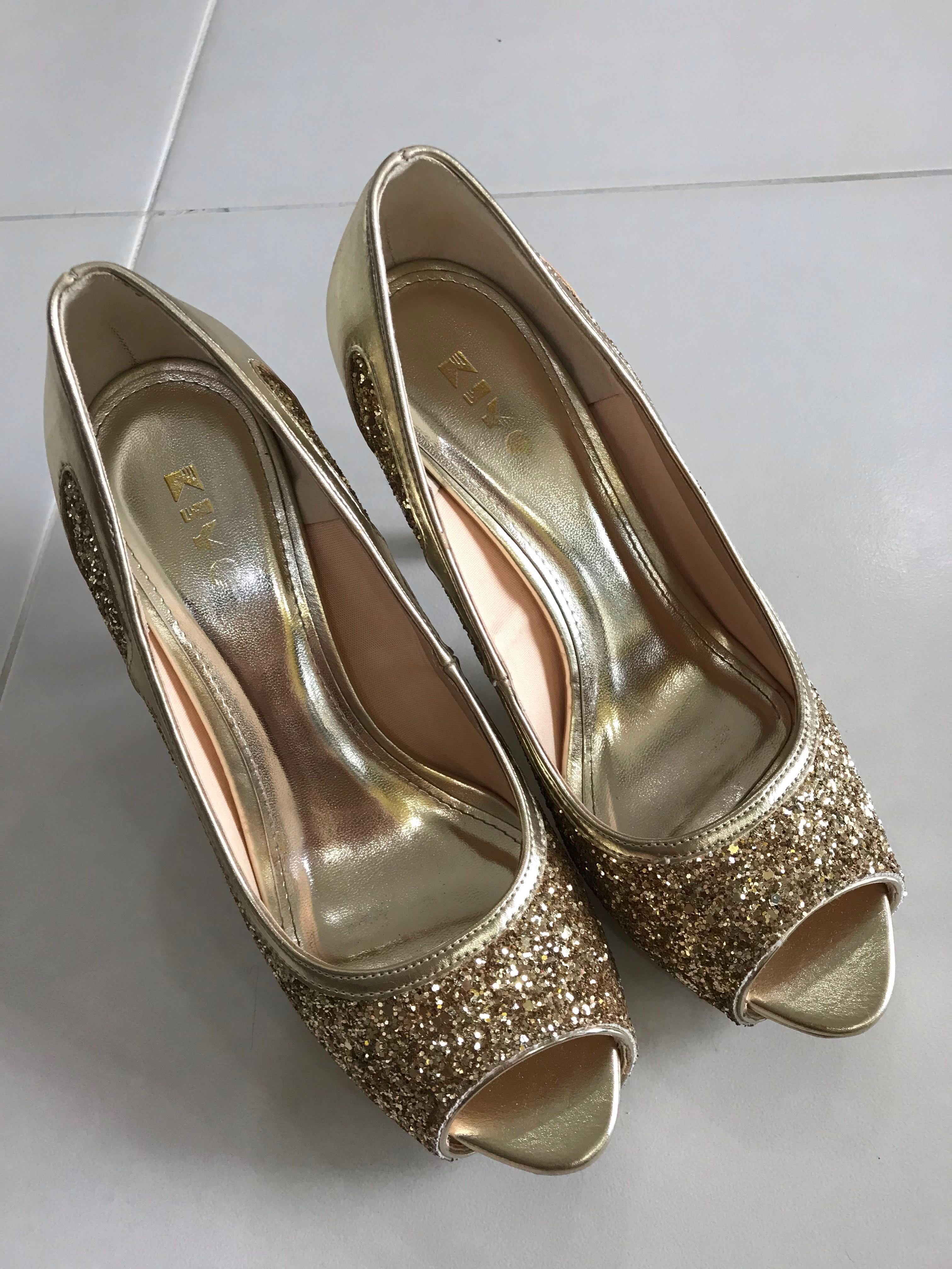 Kiyo gold heels, Women's Fashion, Footwear, Heels on Carousell