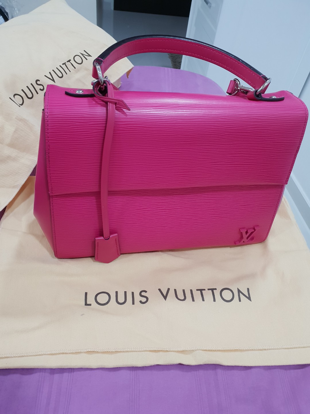 Louis Vuitton Cluny Mini Quartz EPI