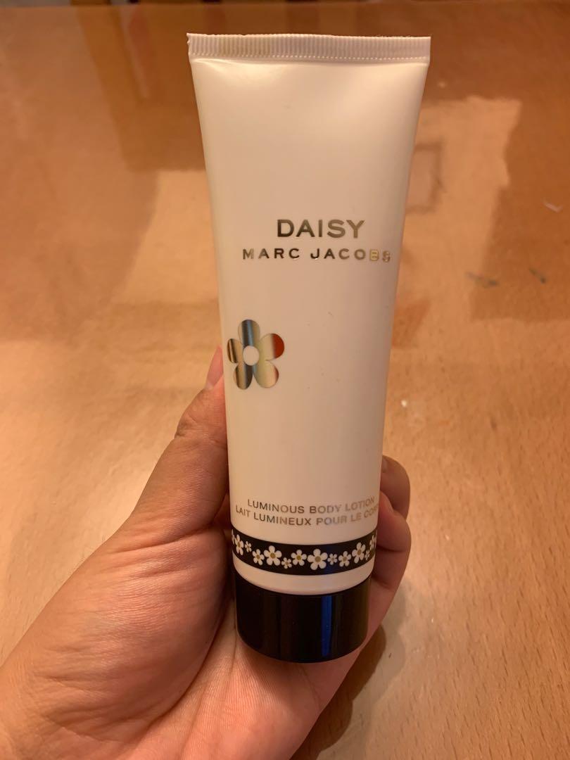 Marc jacobs daisy hand cream online