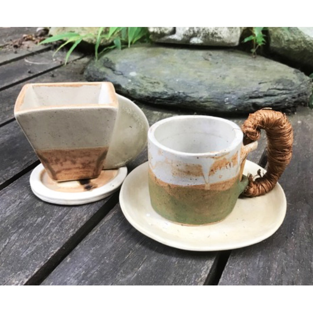 sculptured tea cups